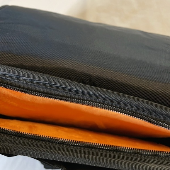 HIGHER GROUND Profile Slim Top Loading Compact‎ Shoulder Bag for Tablet Laptop - Picture 5 of 12